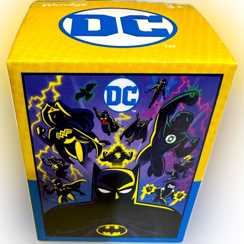 2024 WB DC COMICS WENDYS KIDS MEAL 3 MINI SUPER HERO ACTION FIGURES CARDS SEALED